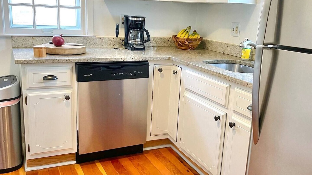 Photo of Kitchen in Waveland Park