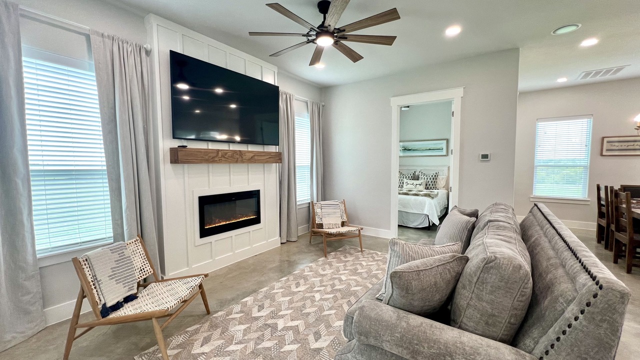 Photo of Livingroom in La Grange