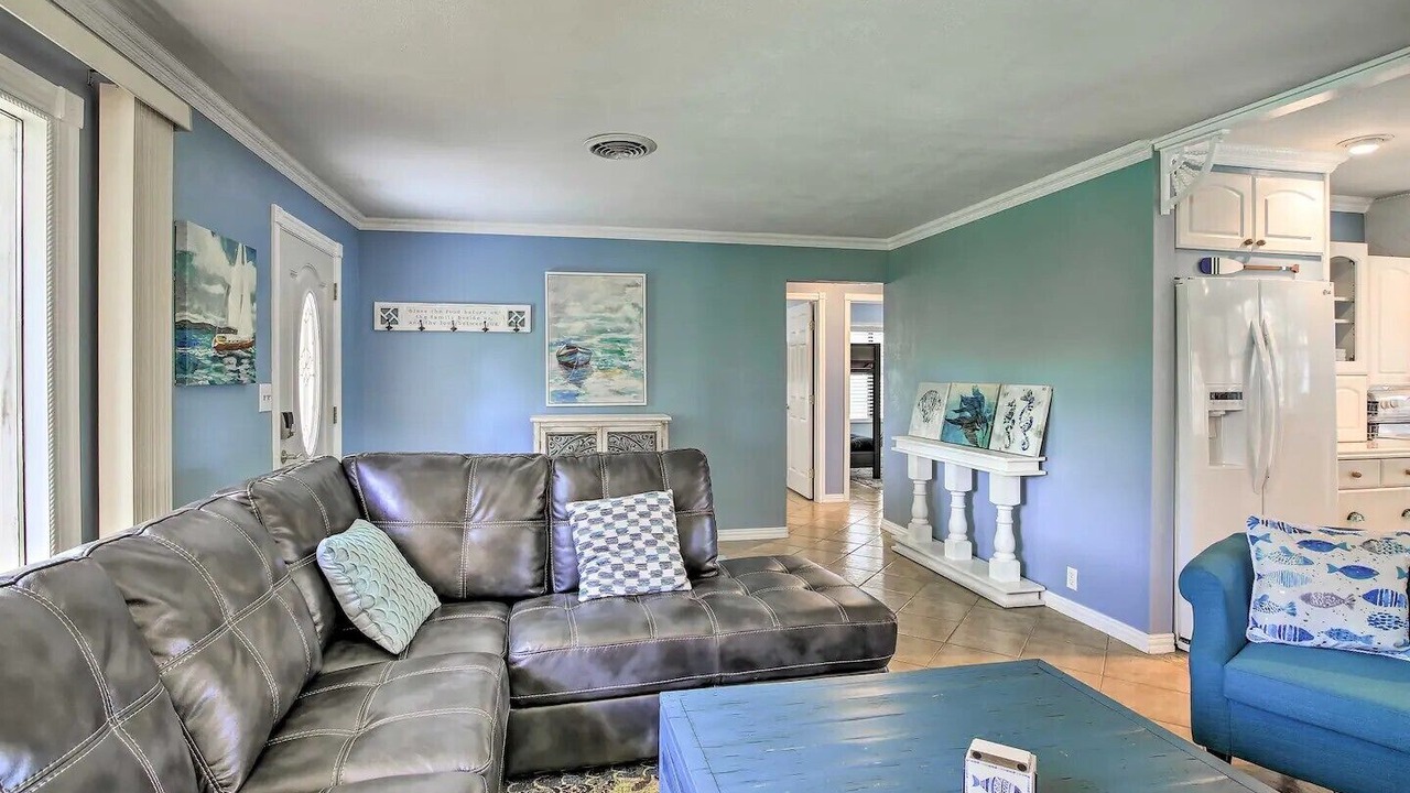Photo of Livingroom in Camp Wood
