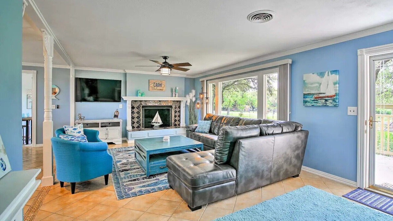 Photo of Livingroom in Camp Wood