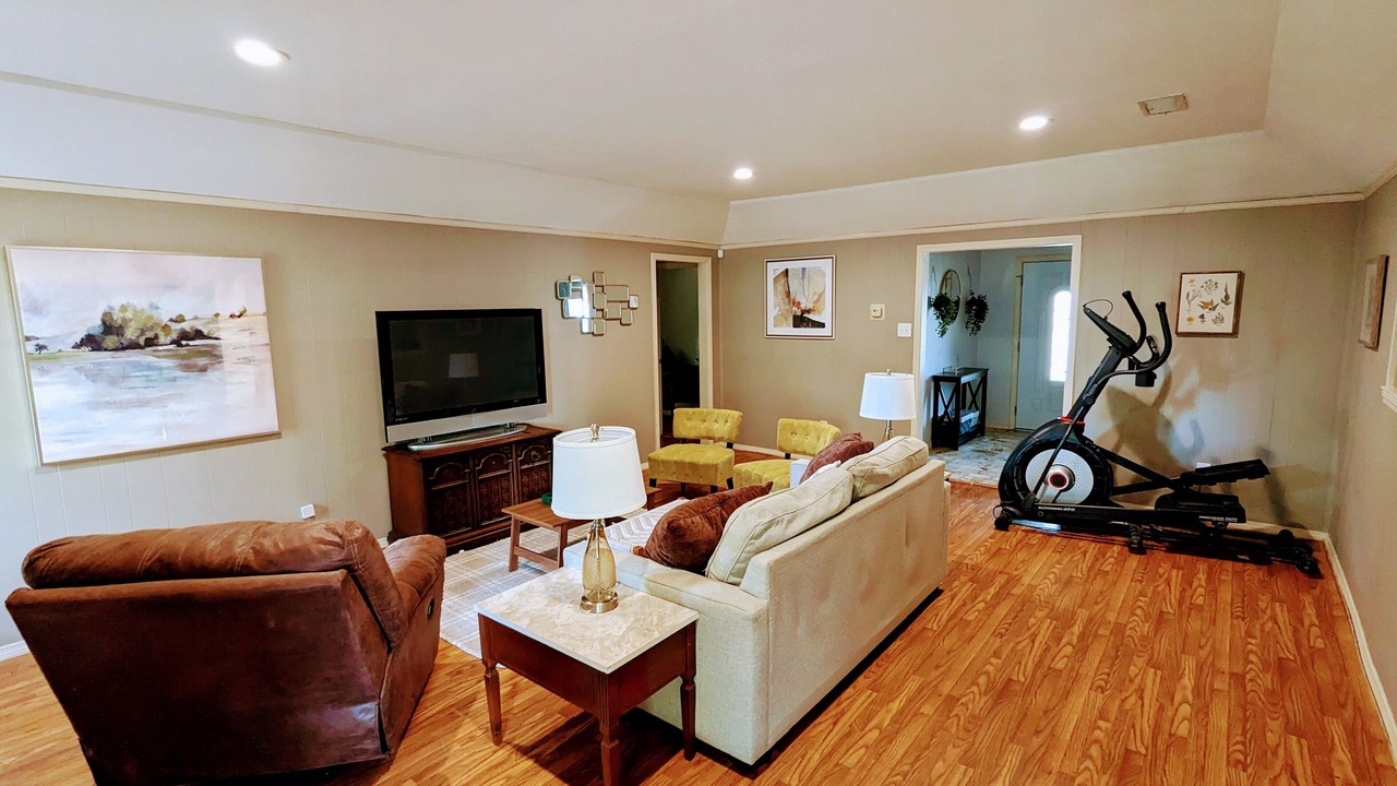 Photo of Livingroom in North Richland Hills