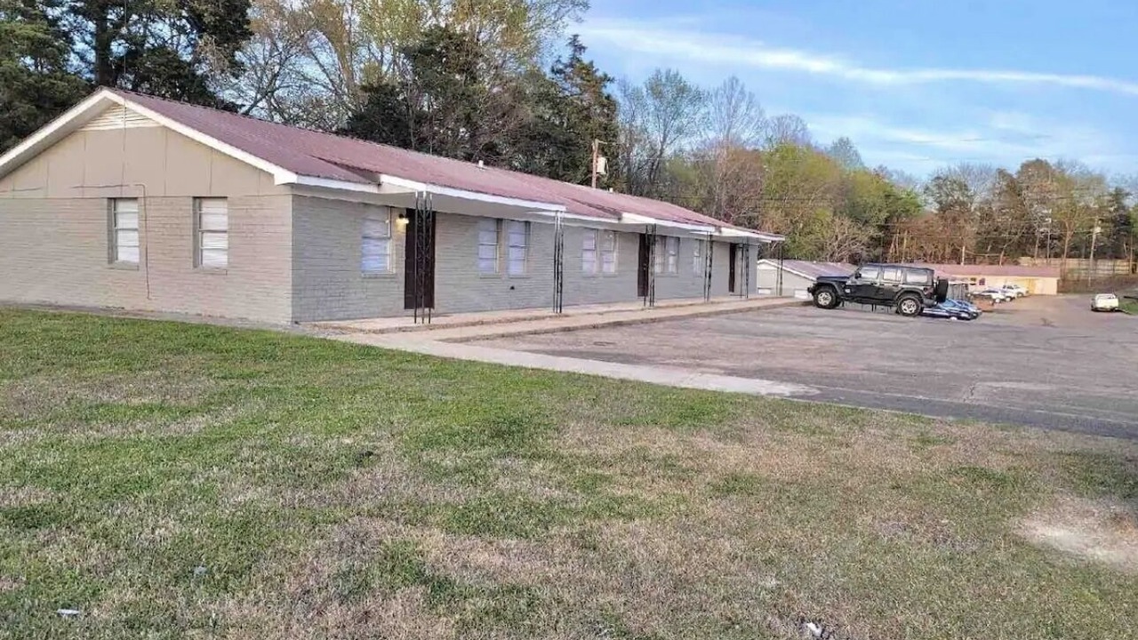 Photo of Outdoor in Starkville