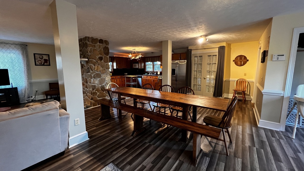 Photo of Livingroom in Dundas
