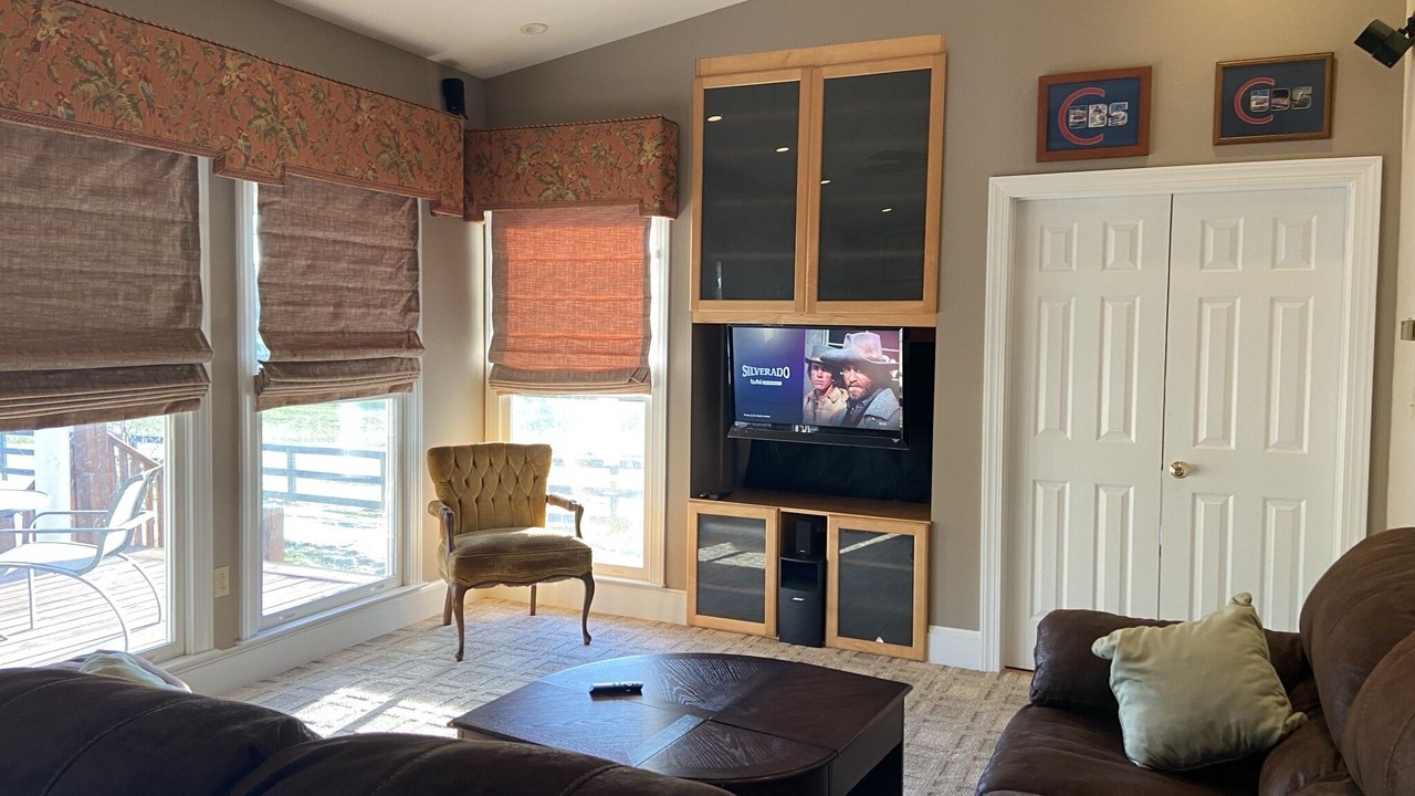 Photo of Livingroom in Dundas