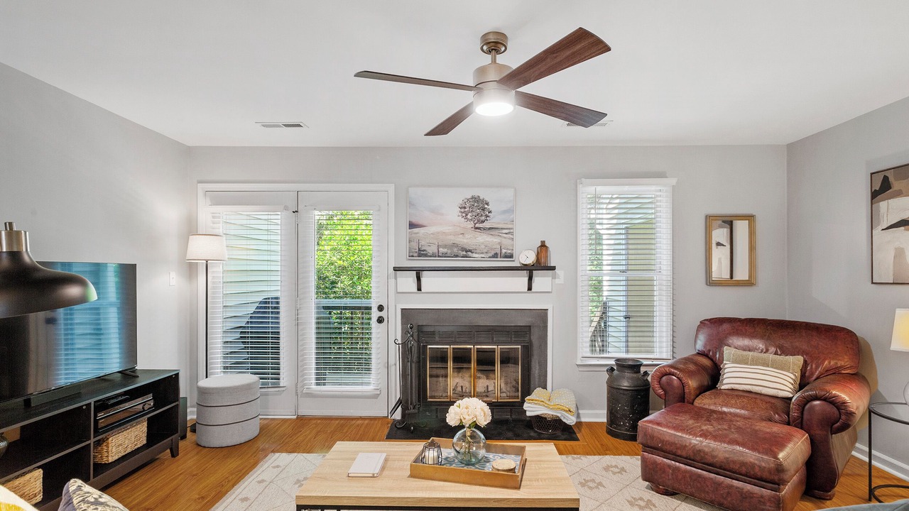 Photo of Livingroom in Northwest Raleigh