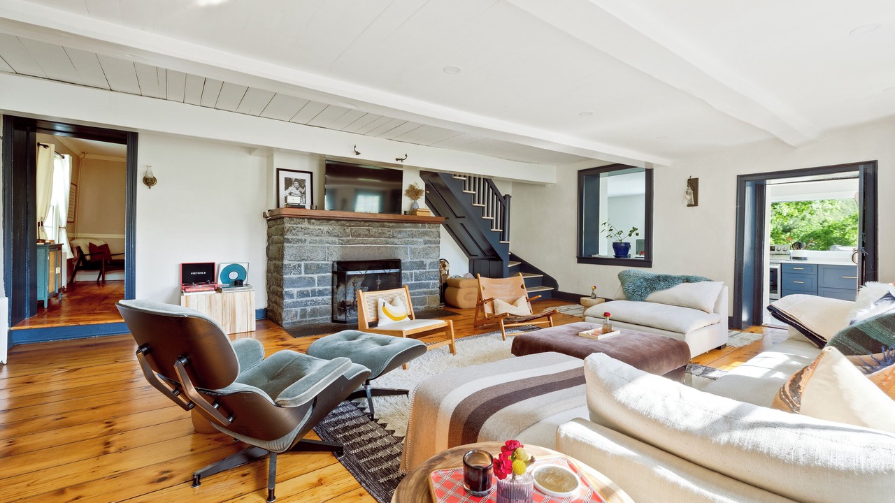 Photo of Livingroom in Kingston