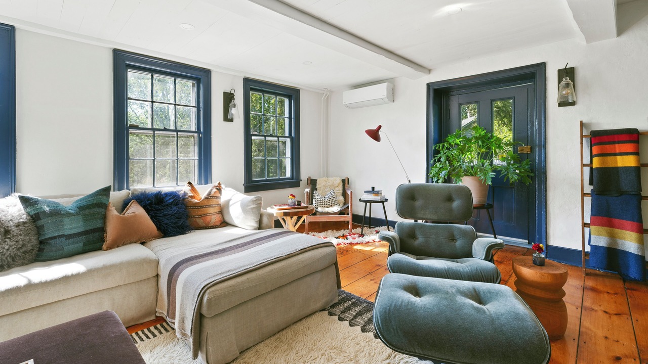 Photo of Livingroom in Kingston