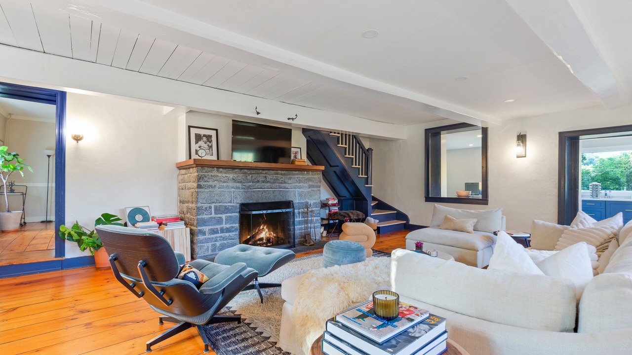 Photo of Livingroom in Kingston