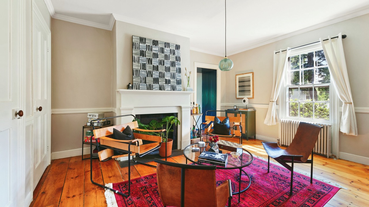 Photo of Livingroom in Kingston