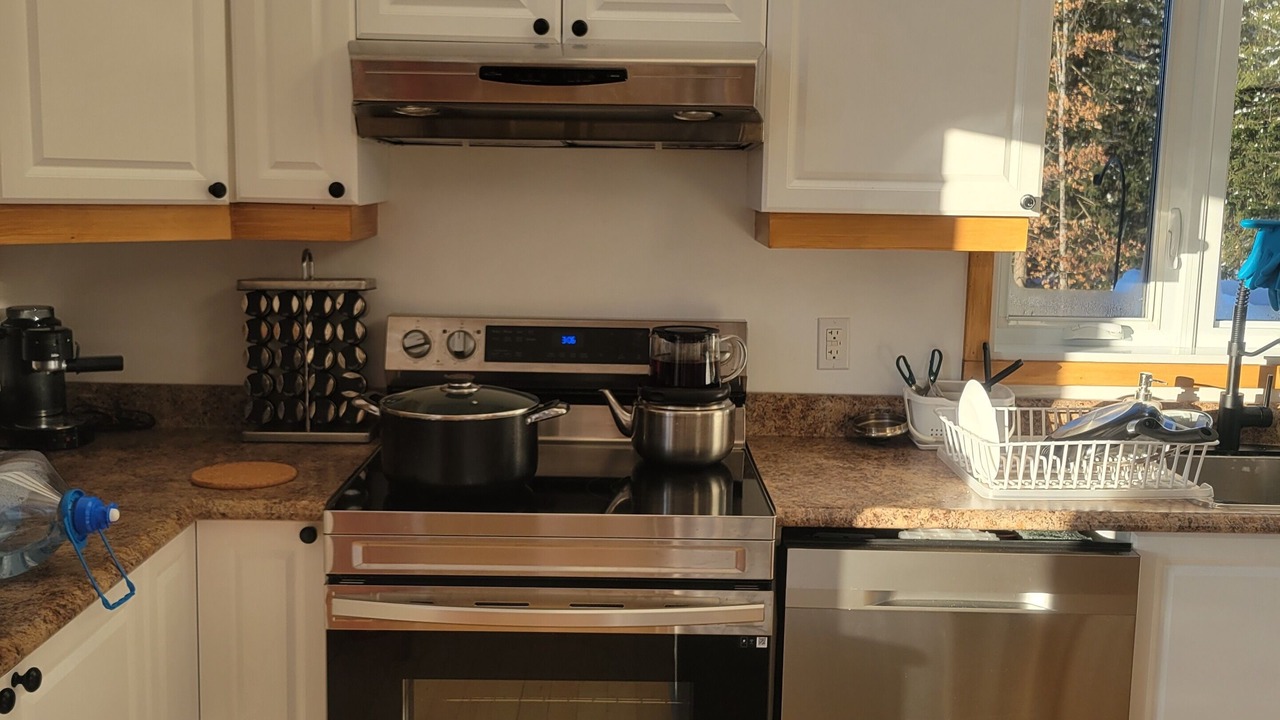 Photo of Kitchen in Sainte-Marguerite-du-Lac-Masson