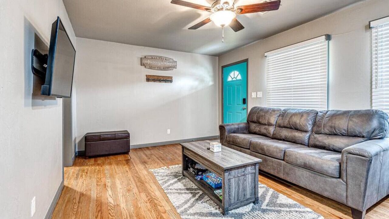Photo of Livingroom in Midwest City
