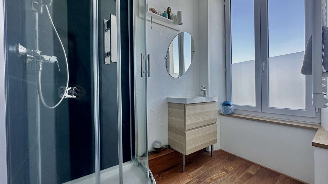 Photo of Bathroom in Arromanches-les-Bains