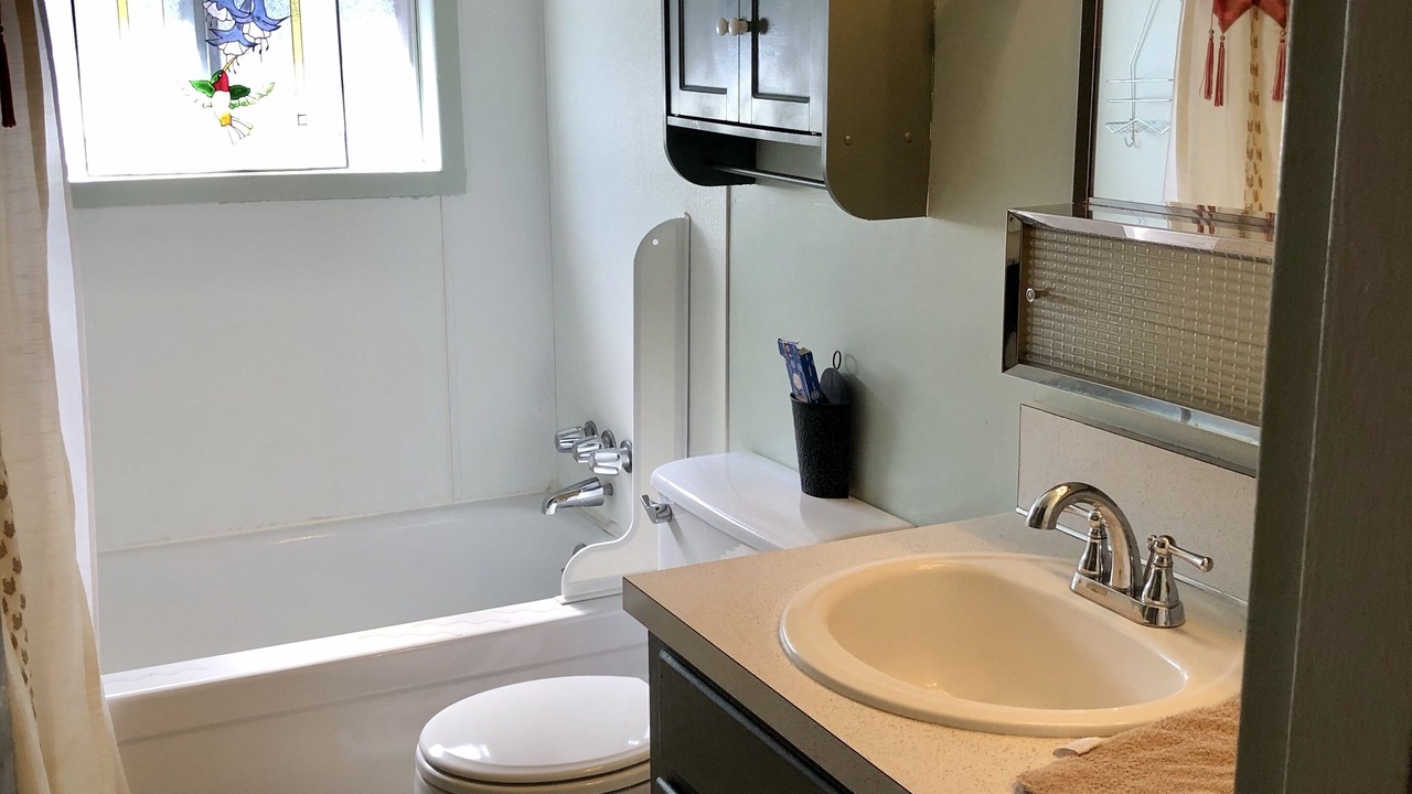 Photo of Bathroom in Talent