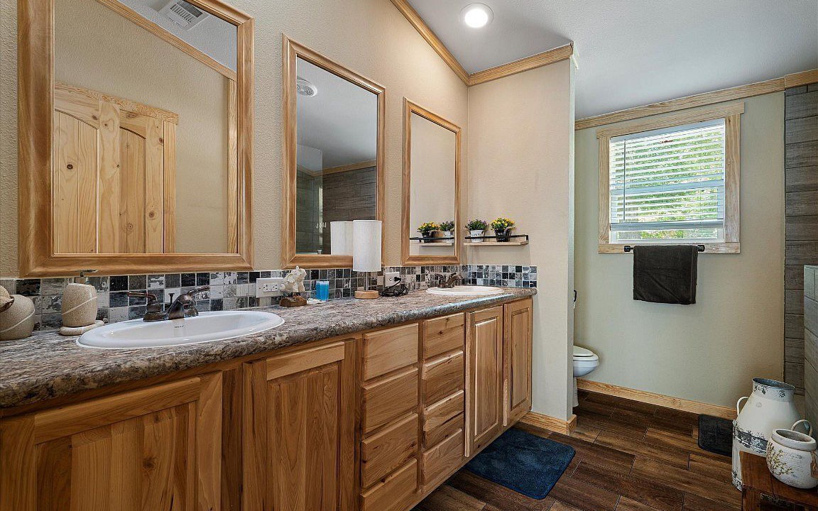 Photo of Bathroom in Quinlan