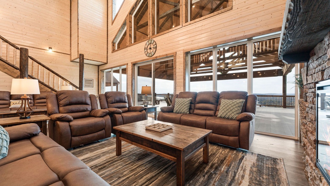 Photo of Livingroom in Kimberling City