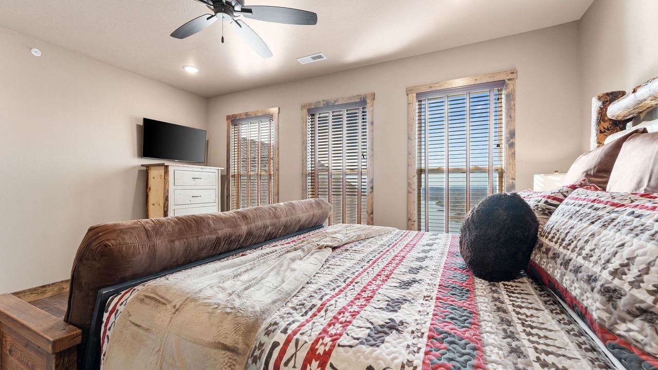 Photo of Bedroom in Kimberling City