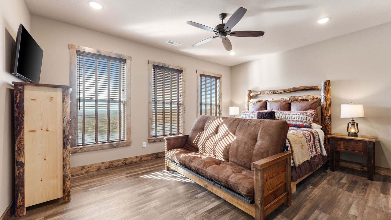 Photo of Bedroom in Kimberling City