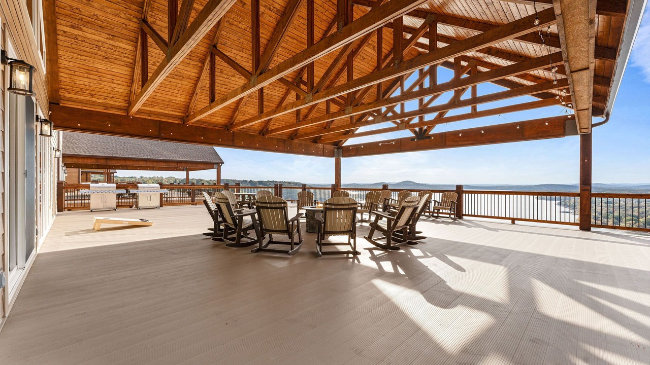 Photo of Patio Balcony in Kimberling City