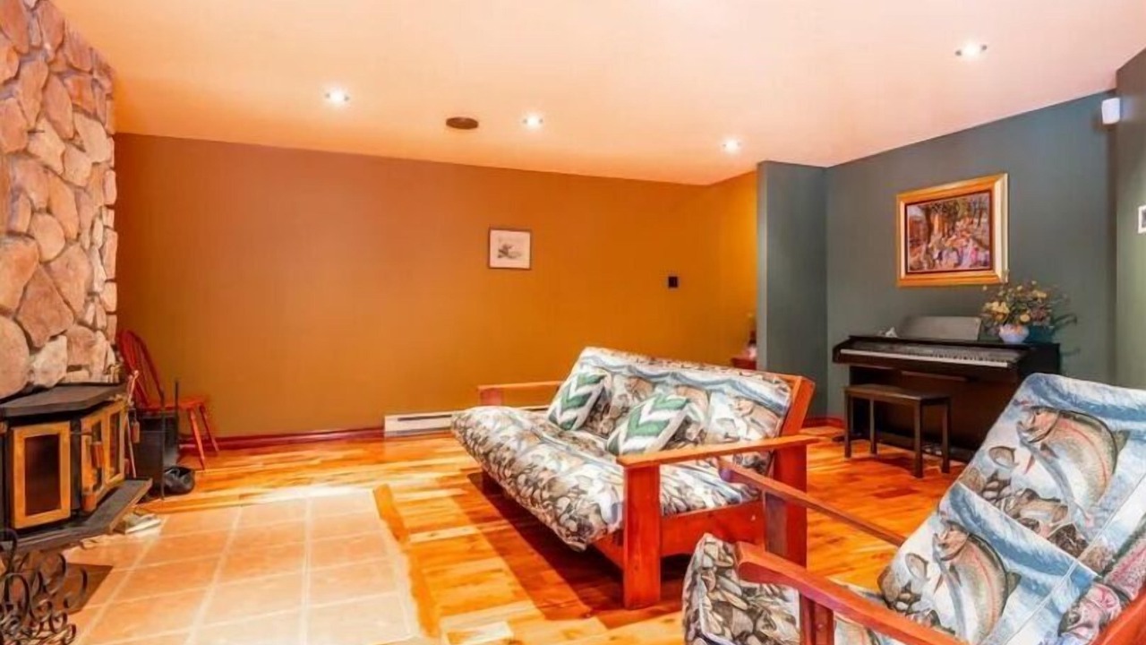 Photo of Livingroom in Grenville-sur-la-Rouge