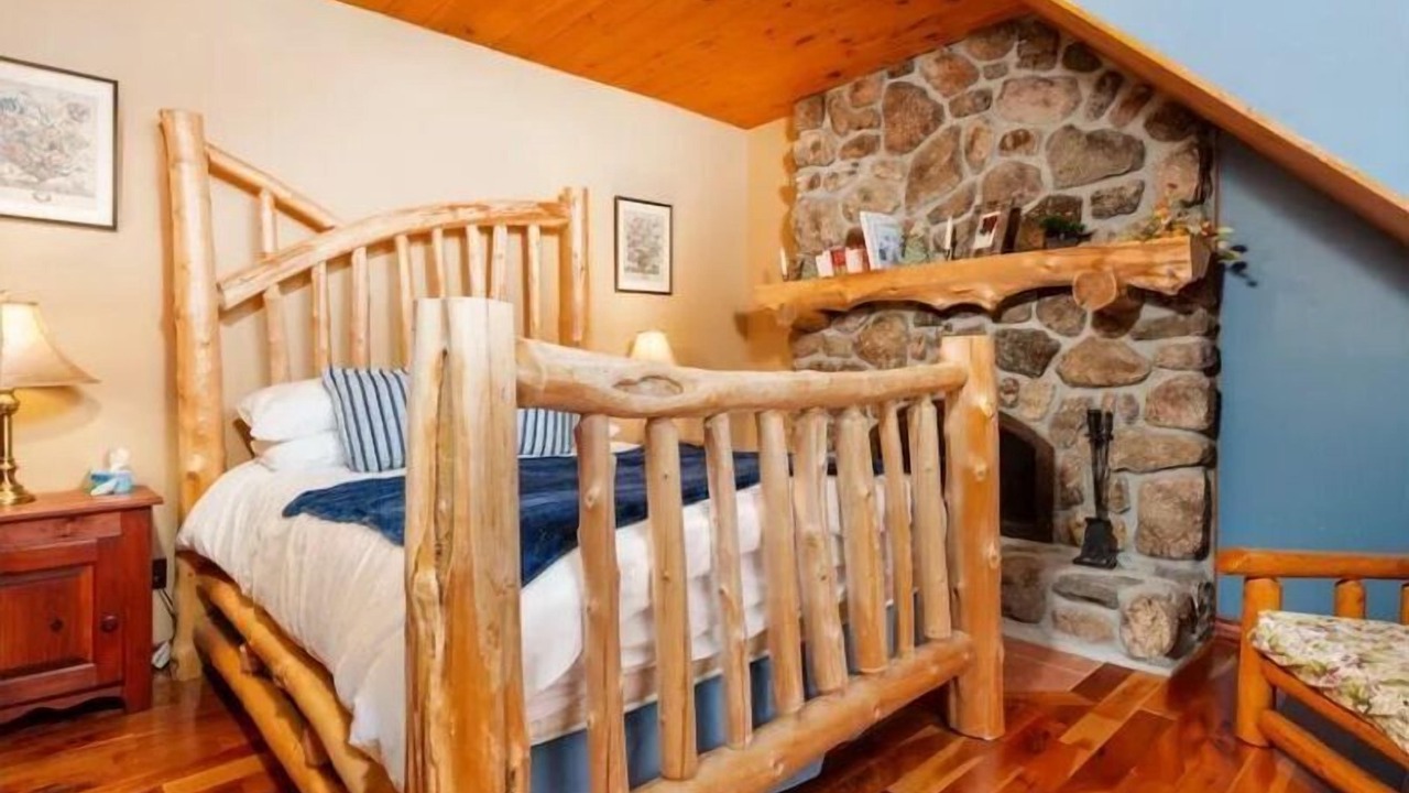 Photo of Bedroom in Grenville-sur-la-Rouge