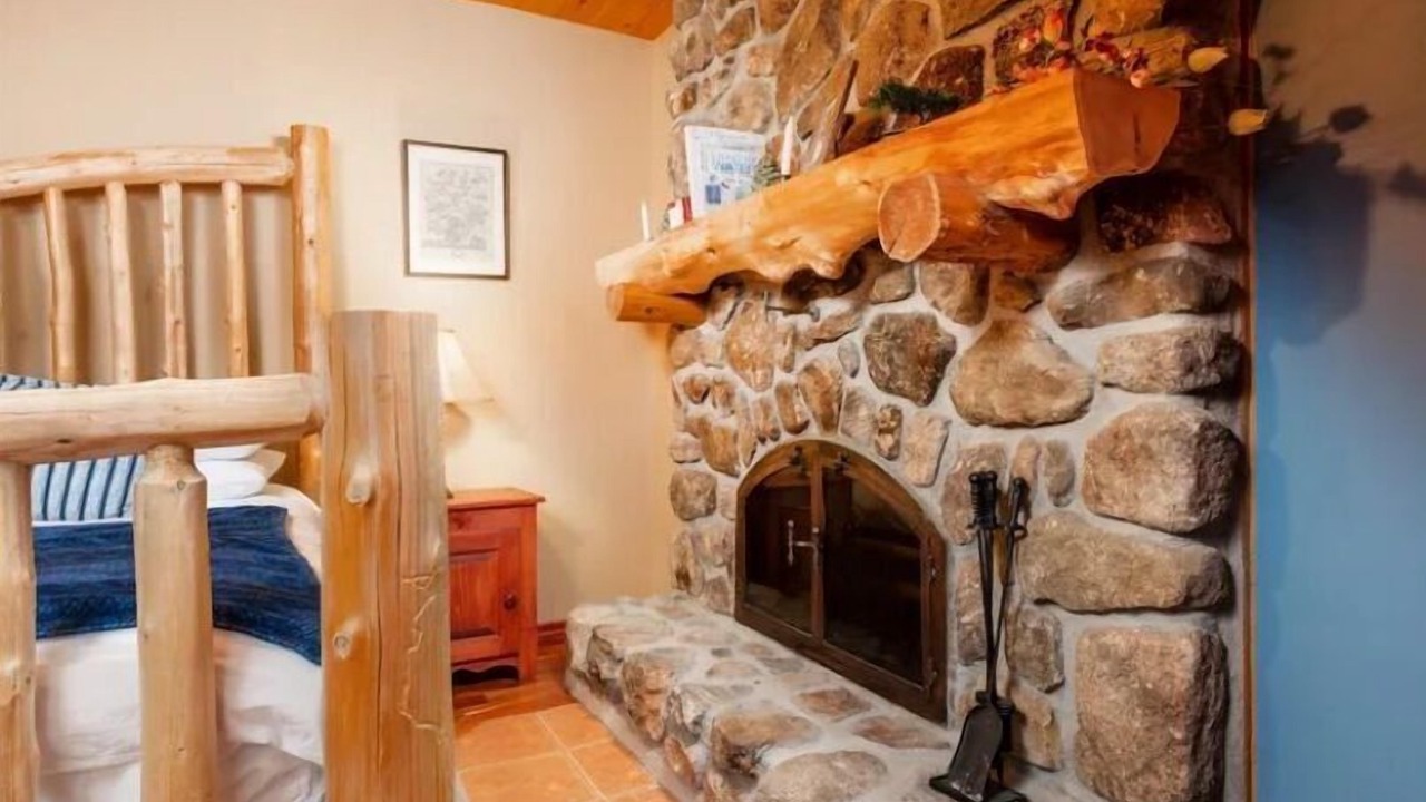 Photo of Bedroom in Grenville-sur-la-Rouge