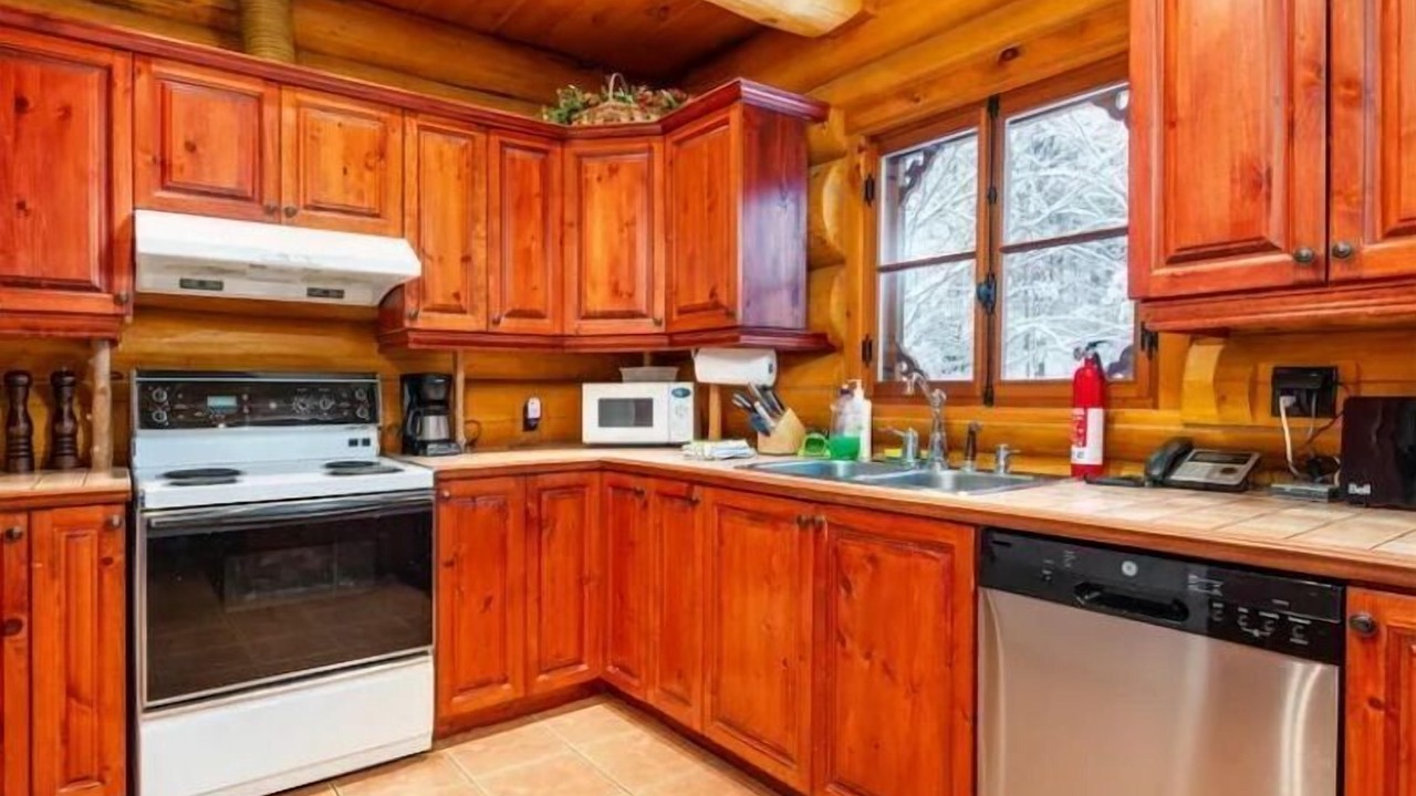 Photo of Kitchen in Grenville-sur-la-Rouge