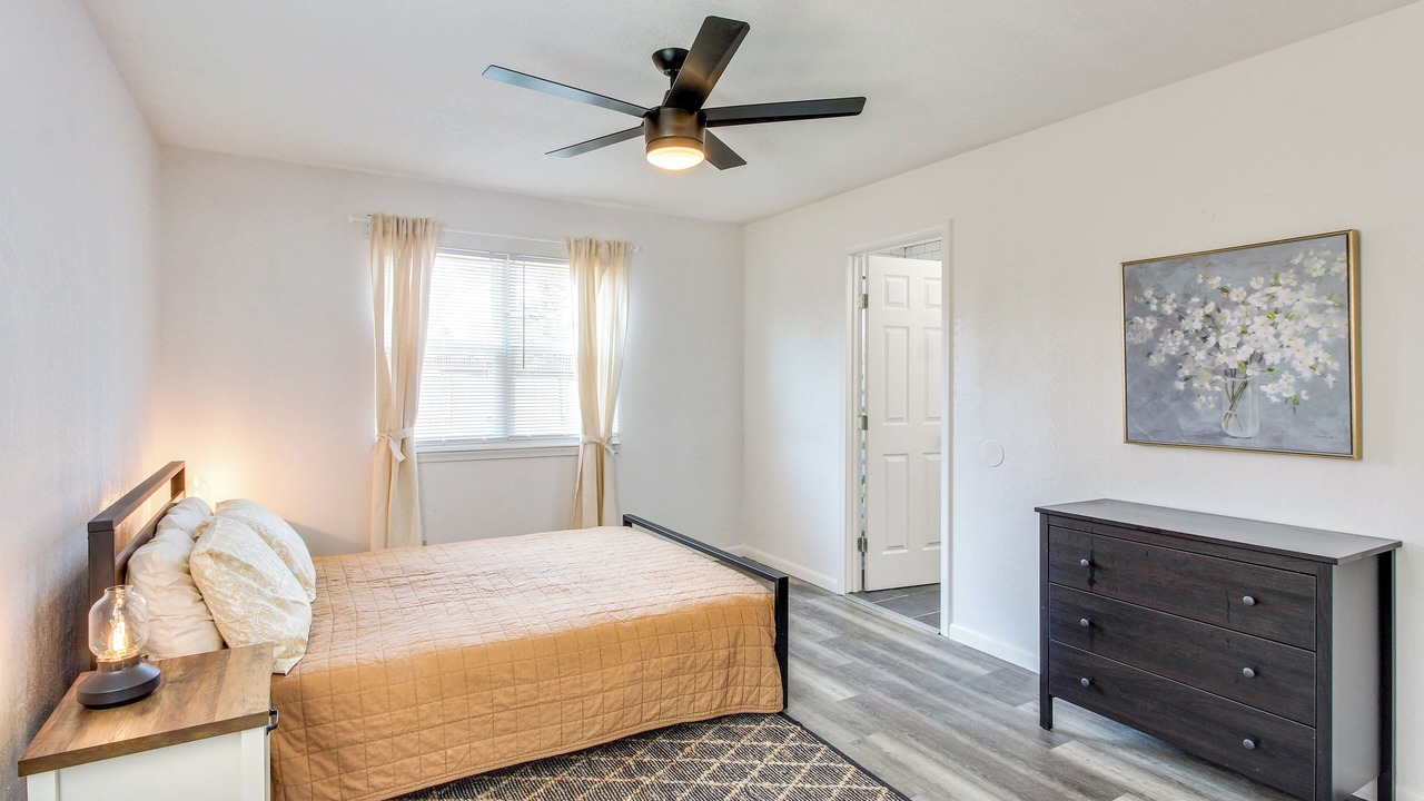 Photo of Bedroom in Lenexa
