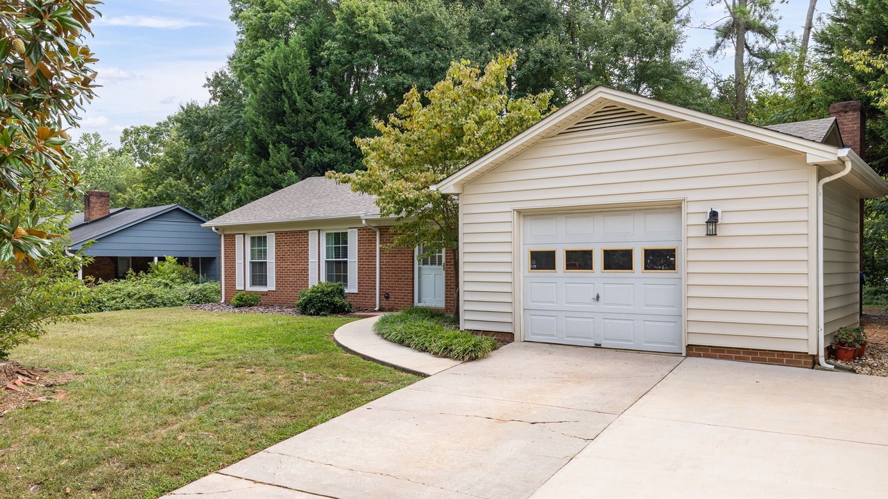 Photo of Outdoor in Elon