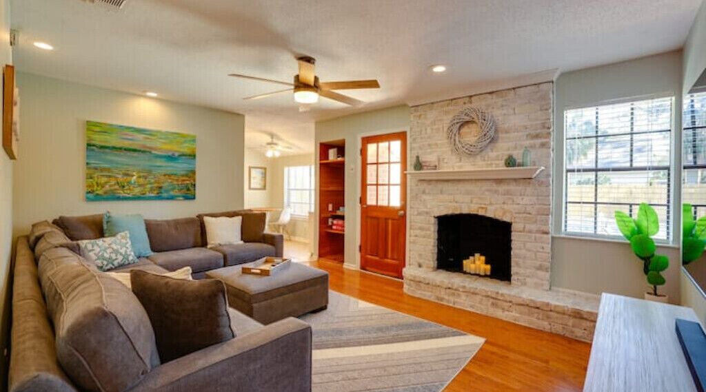 Photo of Livingroom in Savannah