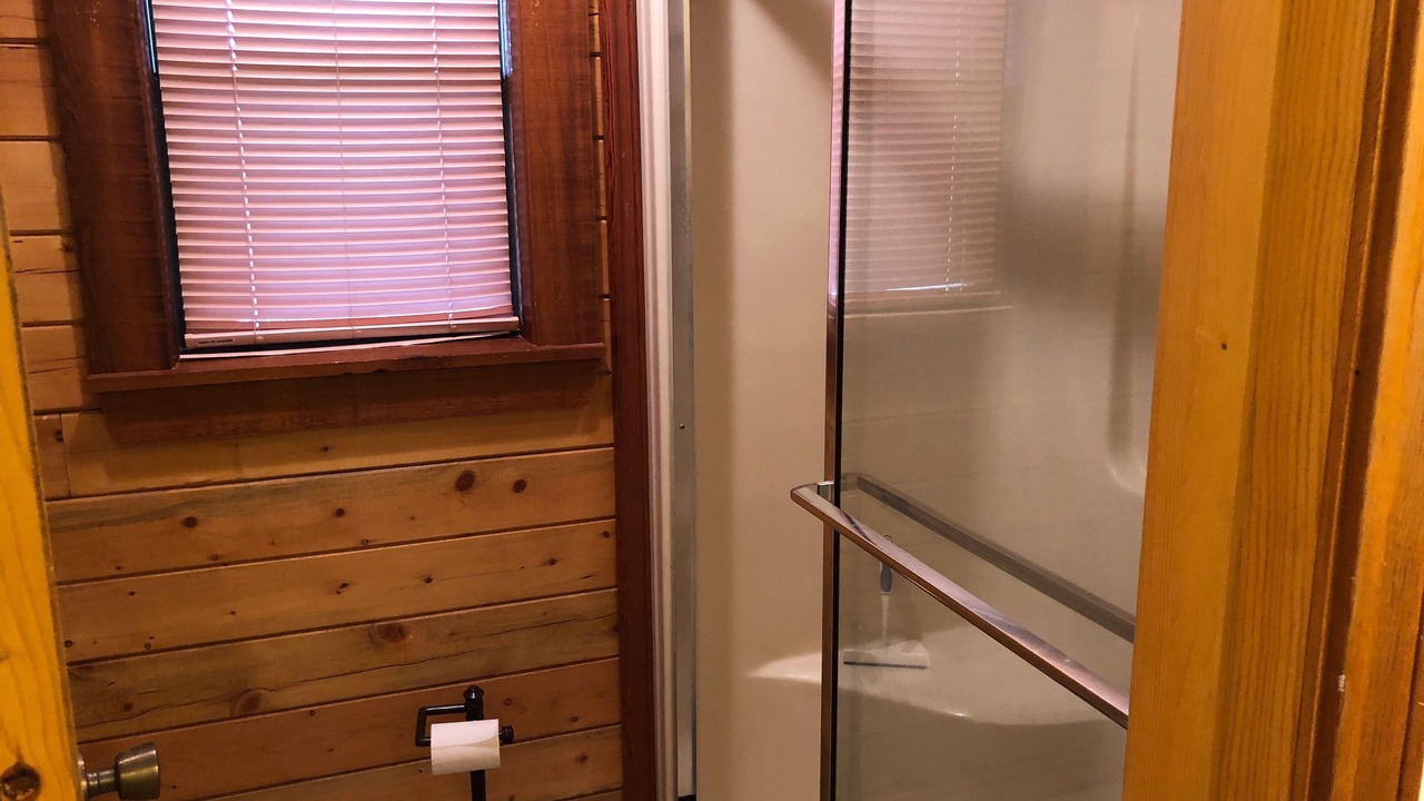 Photo of Bathroom in Murchison