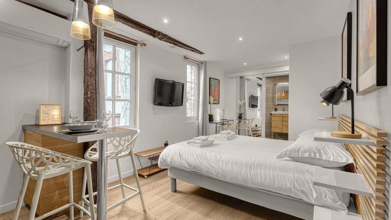 Photo of Bedroom in Saint-Etienne