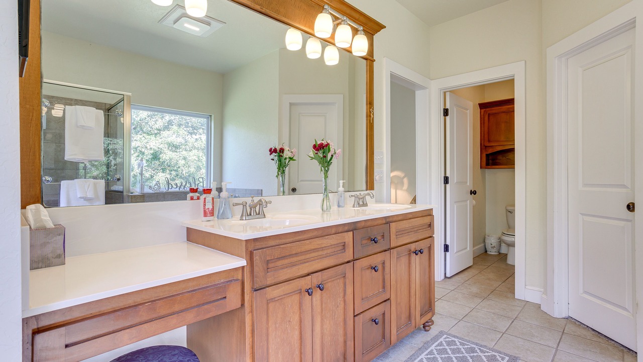 Photo of Bathroom in Noble