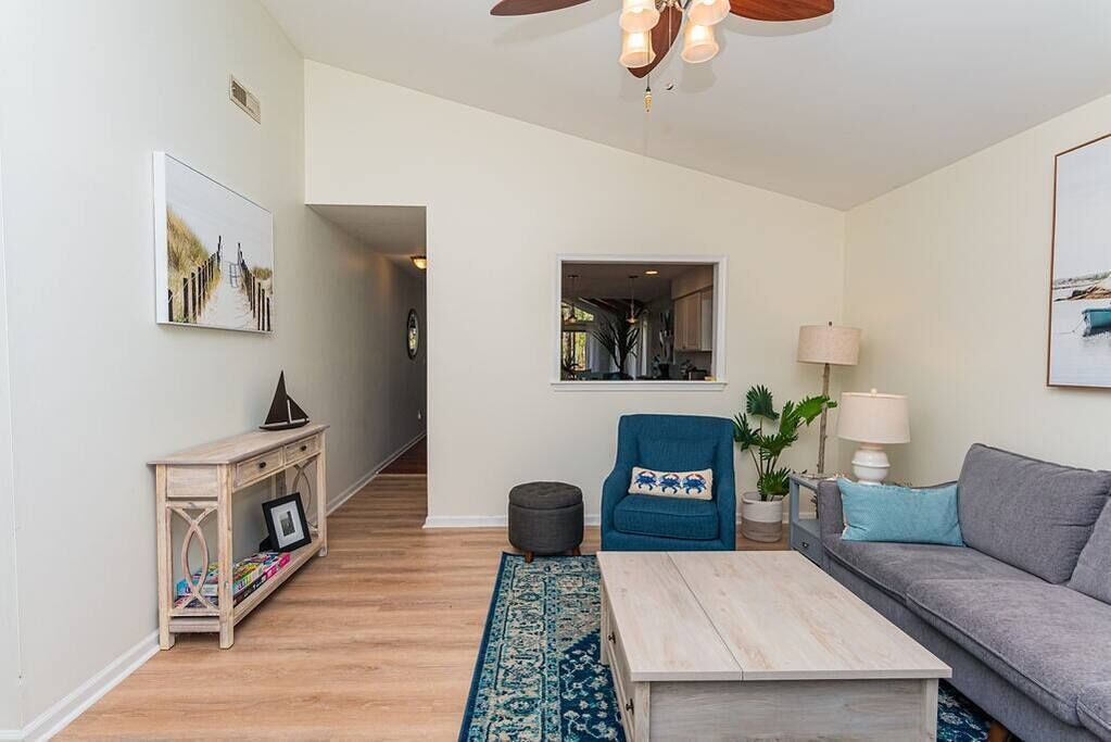 Photo of Livingroom in Ocean Pines