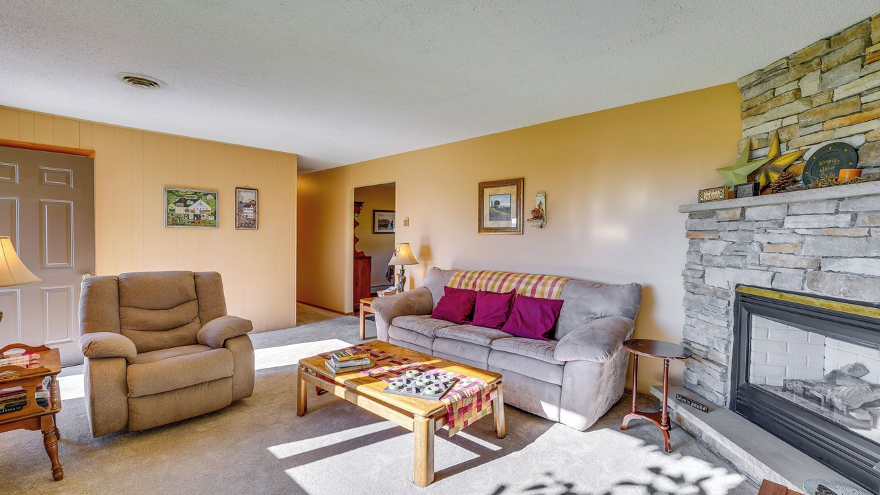 Photo of Livingroom in Muncy