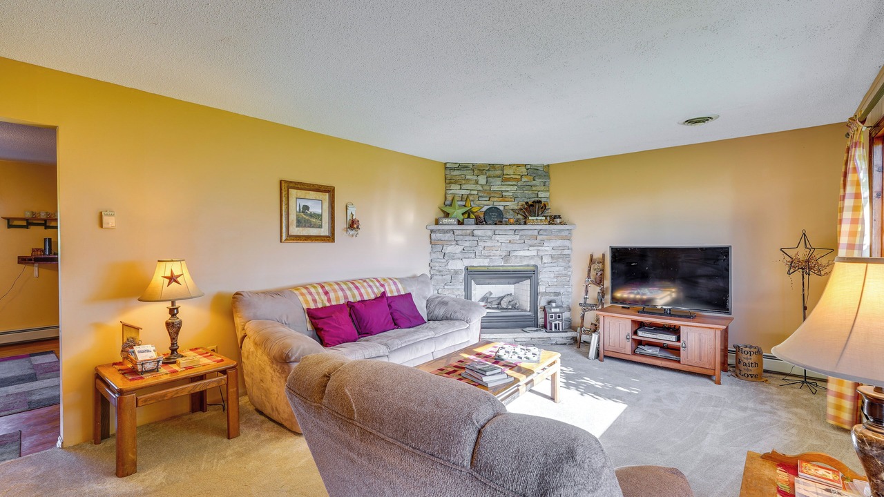 Photo of Livingroom in Muncy