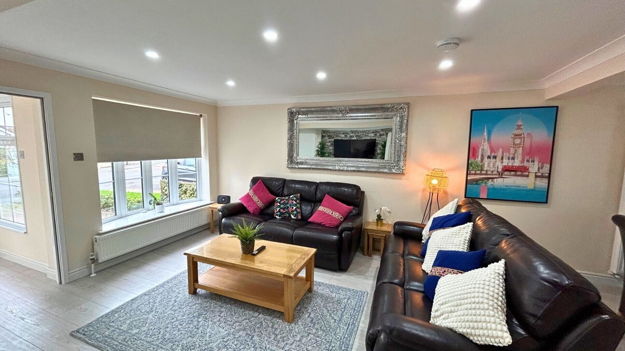 Photo of Livingroom in Runnymede