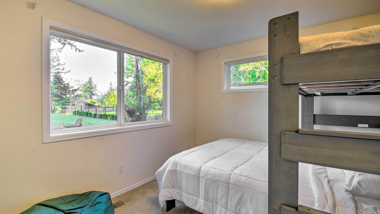 Photo of Bedroom in Hansville