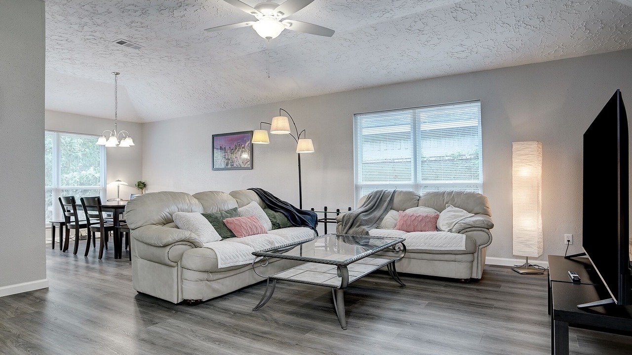 Photo of Livingroom in Southbelt/Ellington