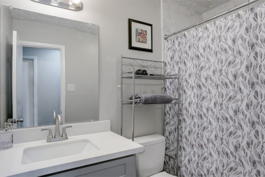 Photo of Bathroom in Southbelt/Ellington