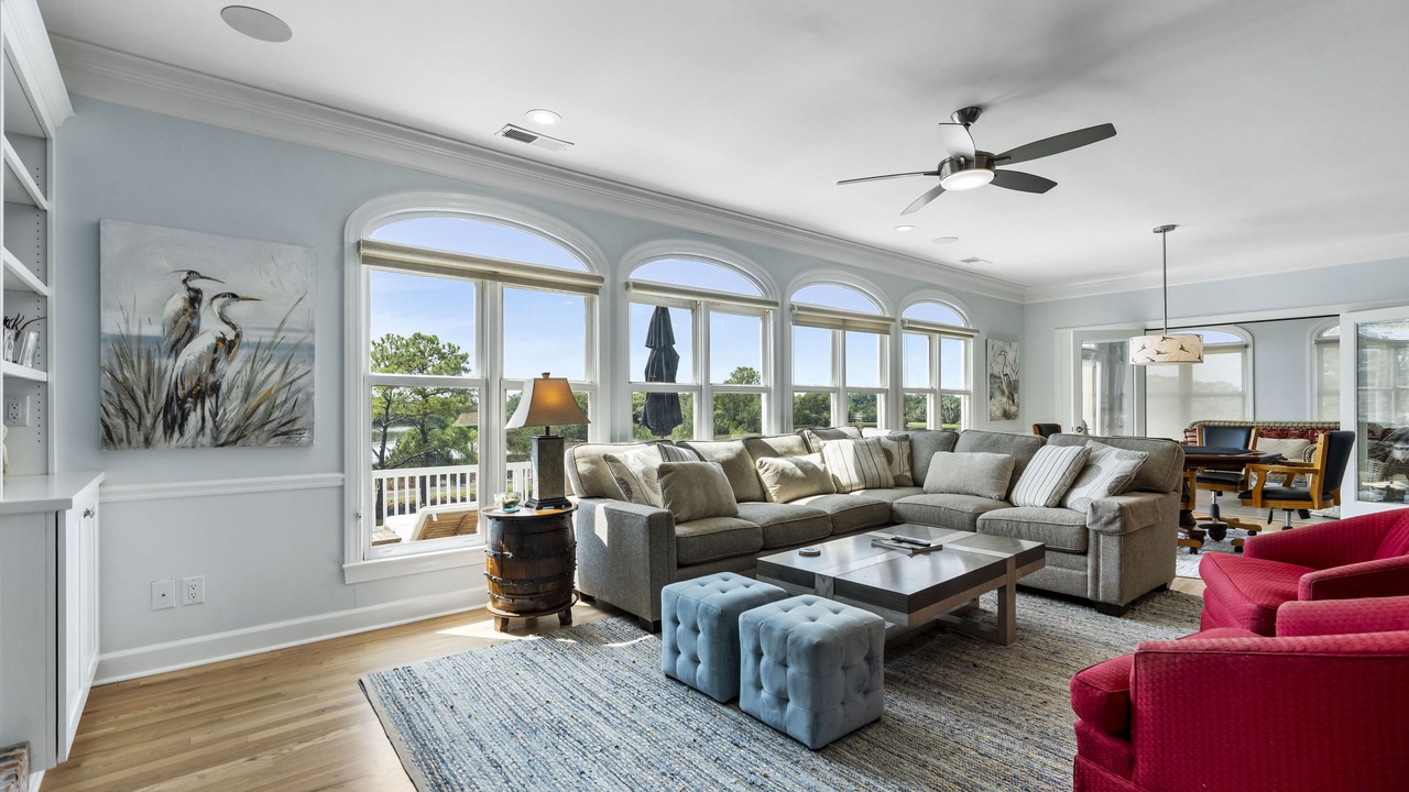 Photo of Livingroom in Debordieu Colony
