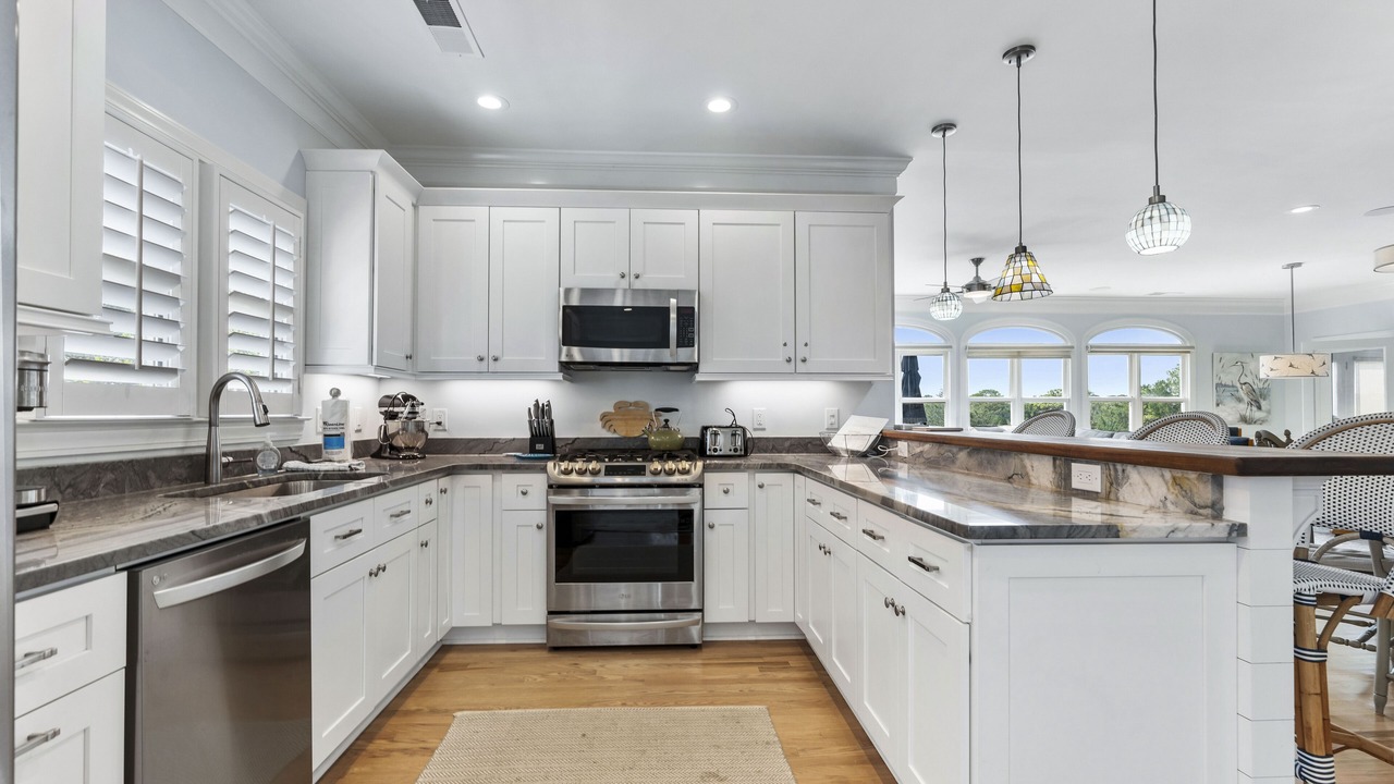 Photo of Kitchen in Debordieu Colony
