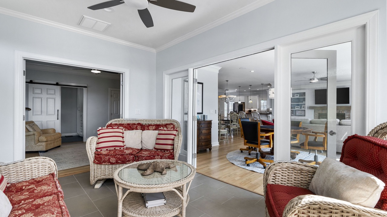Photo of Livingroom in Debordieu Colony