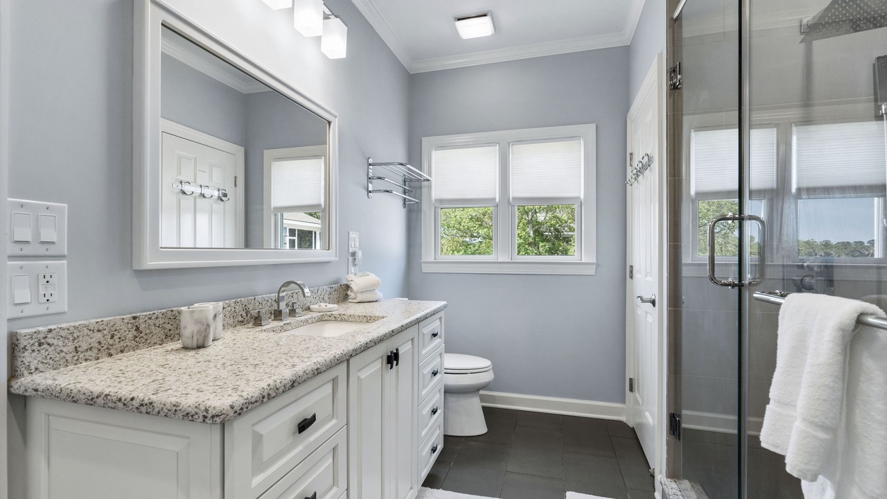 Photo of Bathroom in Debordieu Colony