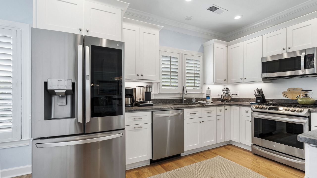 Photo of Kitchen in Debordieu Colony