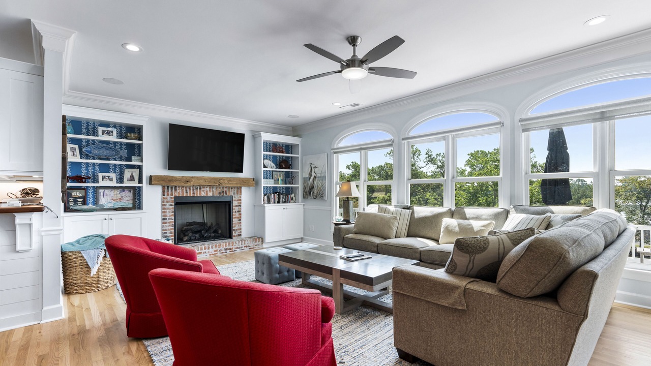 Photo of Livingroom in Debordieu Colony