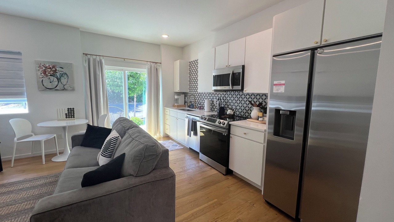Photo of Livingroom in St. Elmo Improvement League