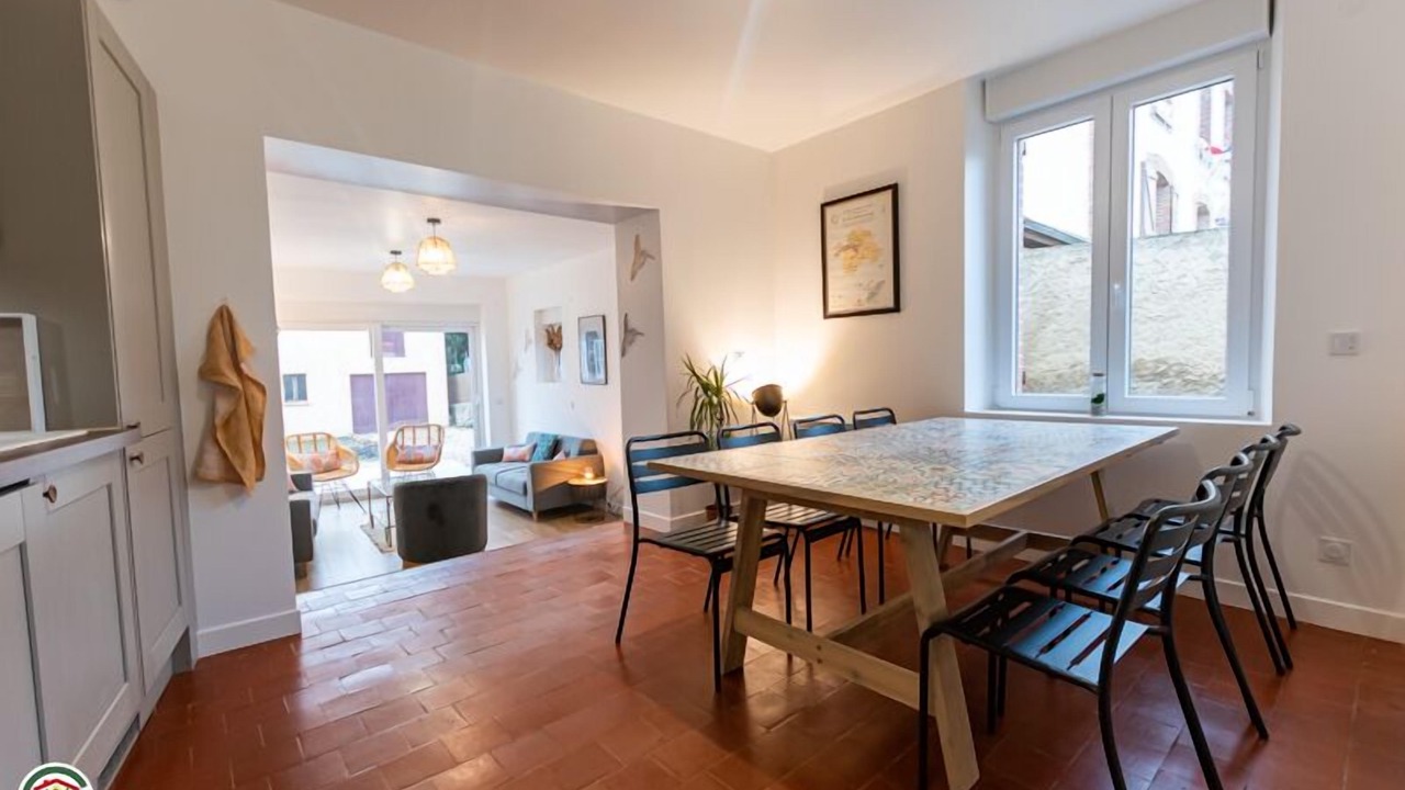 Photo of Others in Courthiezy