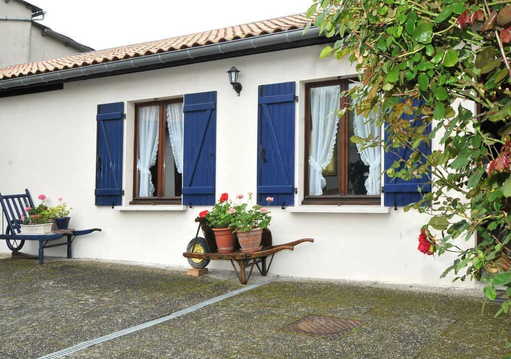 Photo of Outdoor in Bouy