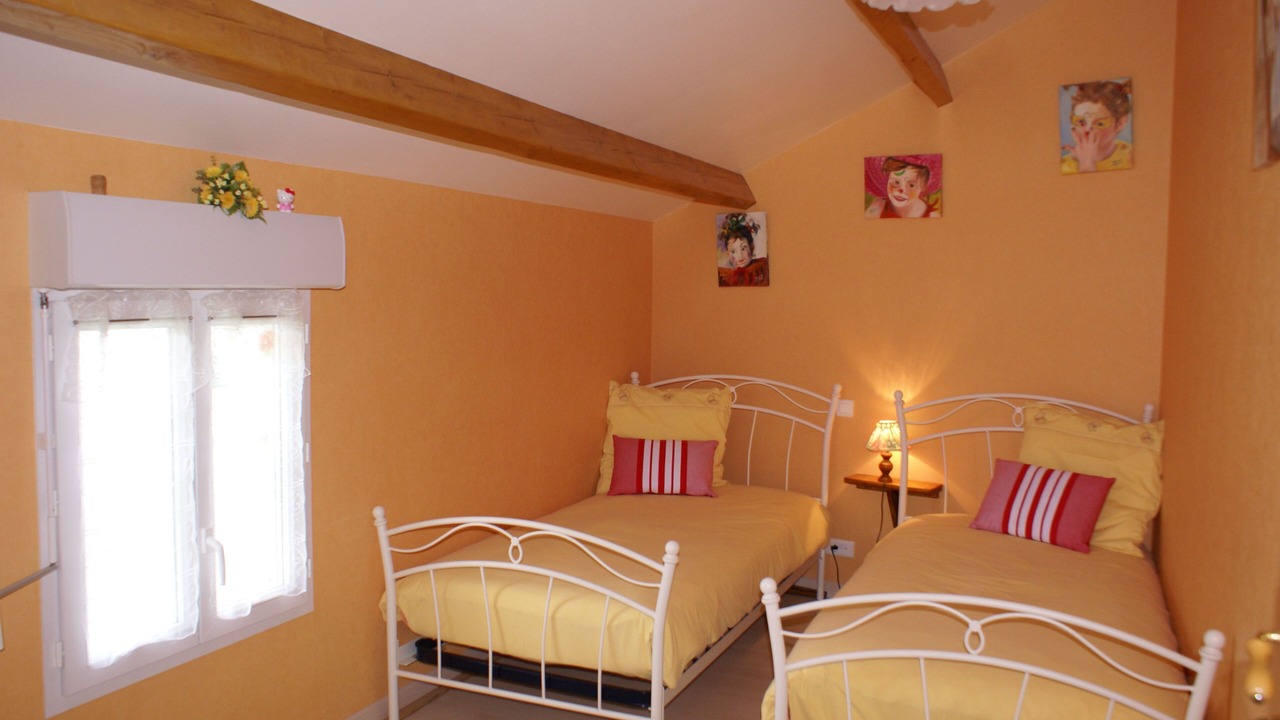 Photo of Bedroom in Pleurs