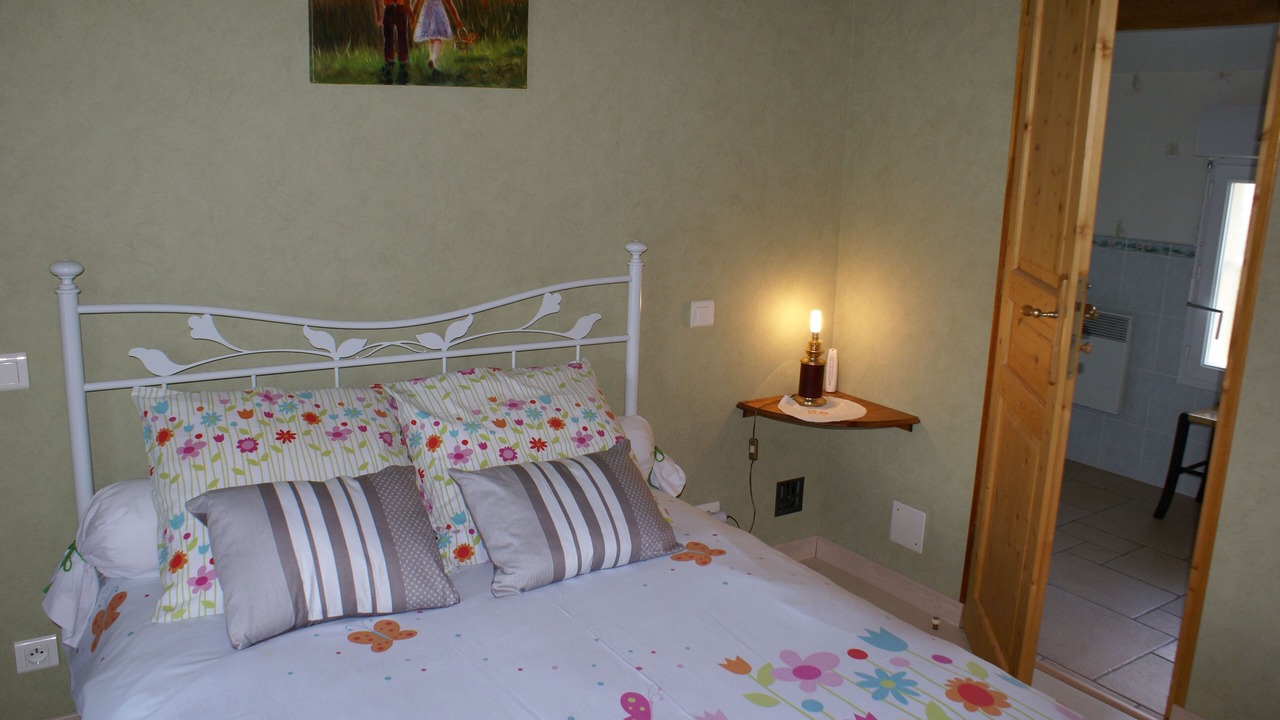 Photo of Bedroom in Pleurs